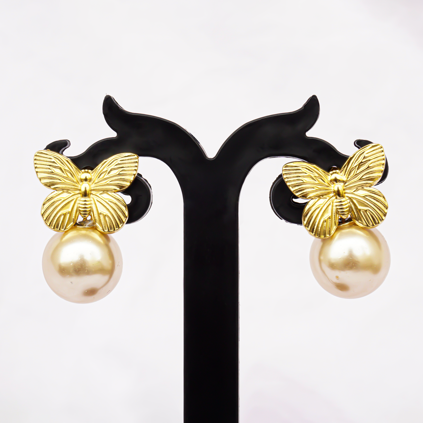 Golden Pearl bow studs