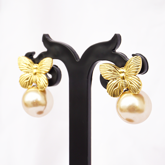 Golden Pearl bow studs