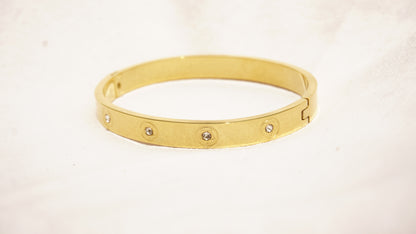 Radiant Star Shape Studded Golden Wrist Bangle
