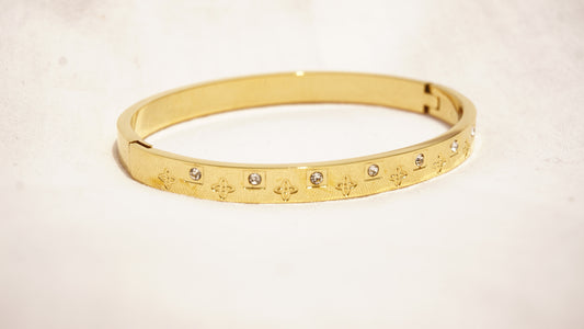 Radiant Star Shape Studded Golden Wrist Bangle