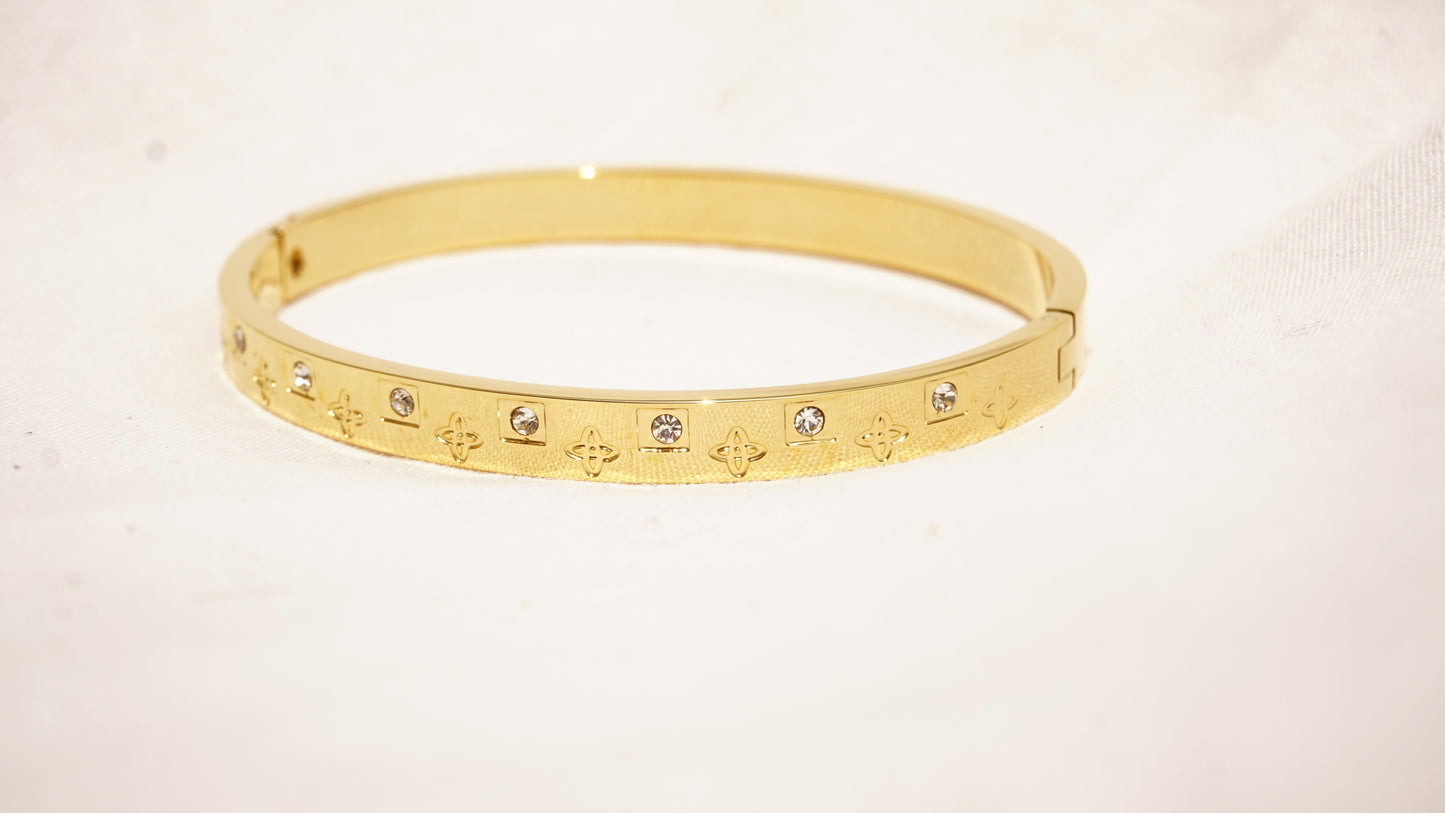 Radiant Star Shape Studded Golden Wrist Bangle