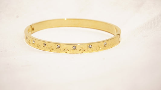 Radiant Star Shape Studded Golden Wrist Bangle