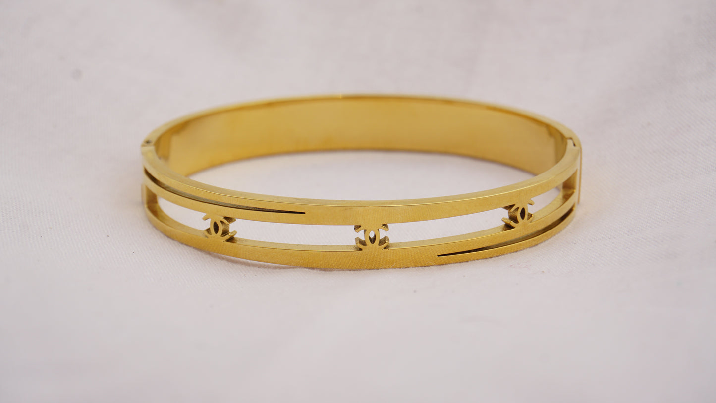 Elegant Designer Bracelet with Crystal Accents