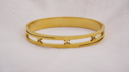 Elegant Designer Bracelet with Crystal Accents