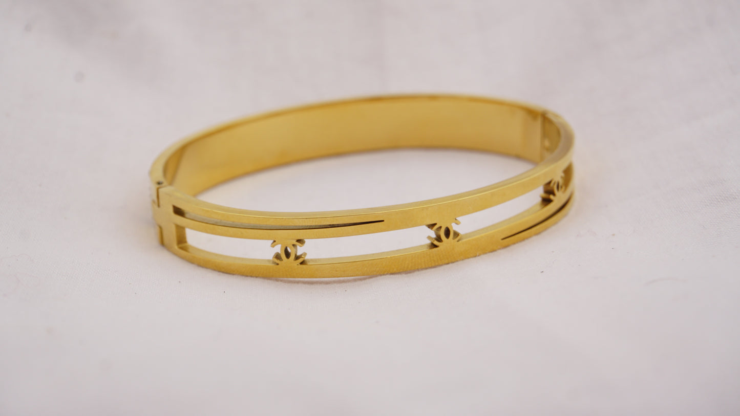 Elegant Designer Bracelet with Crystal Accents