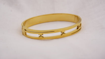 Elegant Designer Bracelet with Crystal Accents