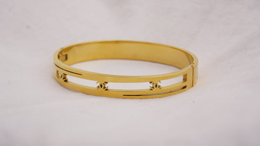 Elegant Designer Bracelet with Crystal Accents