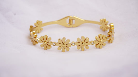 ANTI TARNISH BRACELET FOR WOMEN - GOLD FLOWERS