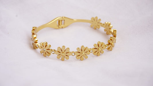 ANTI TARNISH BRACELET FOR WOMEN - GOLD FLOWERS