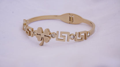 Charm Flowers Bangle