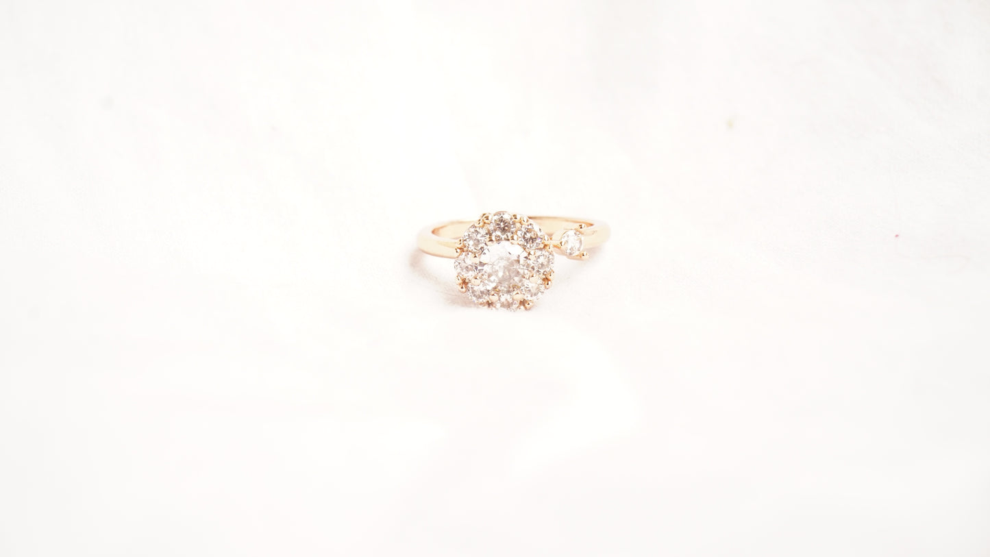 Snowflake Round Cut Diamond Ring