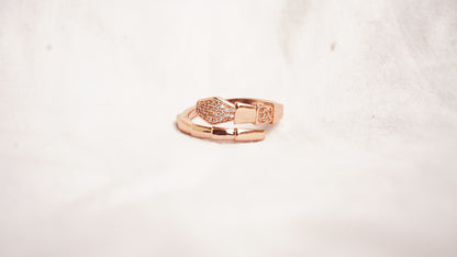 Rose Gold-Toned Ring with Sparkling Cuts