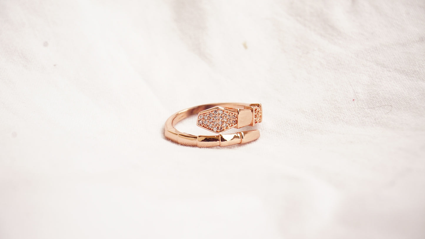Rose Gold-Toned Ring with Sparkling Cuts