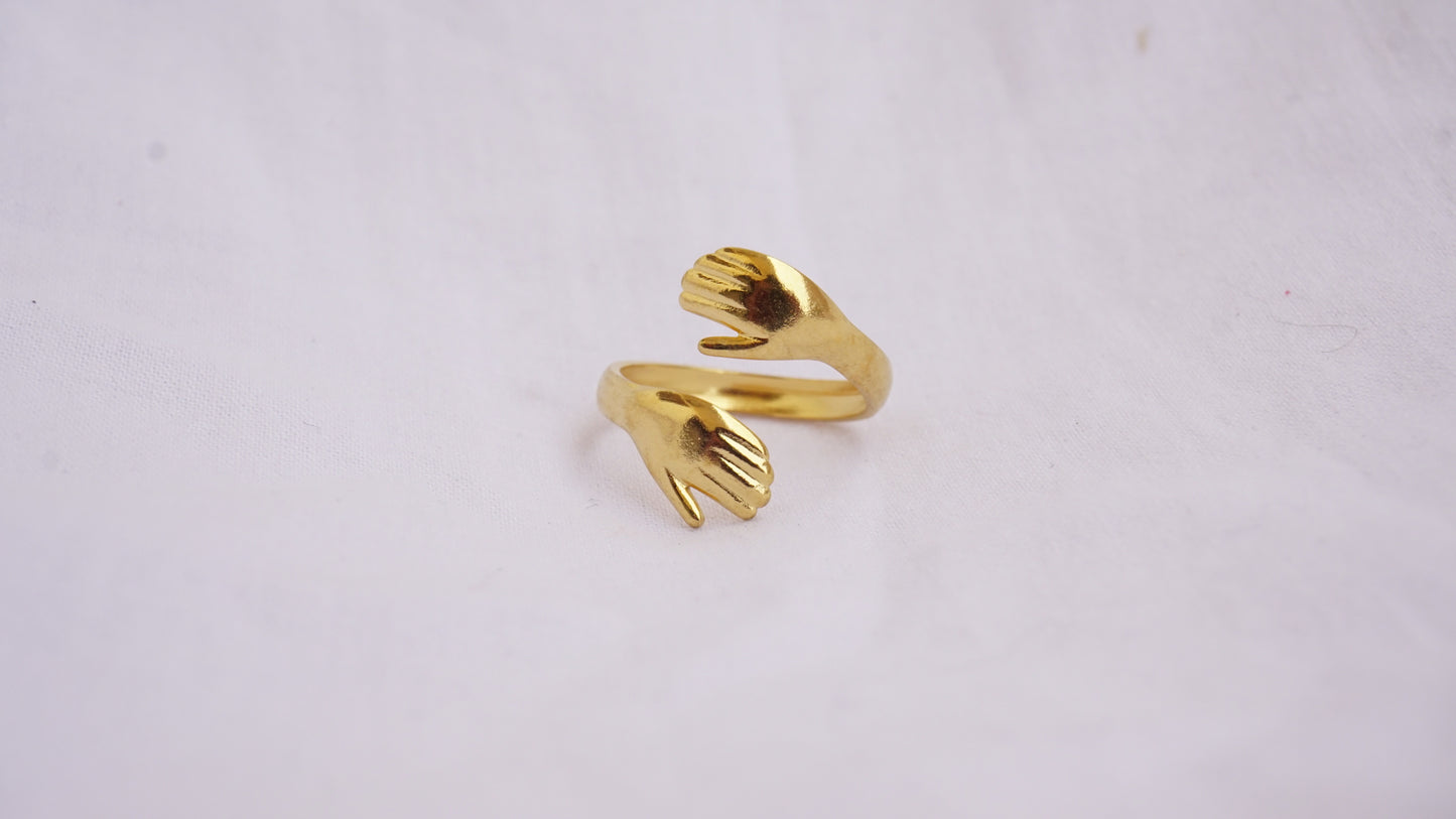 Maral Hug Love Selflove Hands Ring