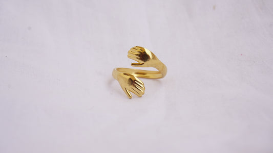 Maral Hug Love Selflove Hands Ring