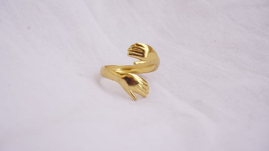 Maral Hug Love Selflove Hands Ring
