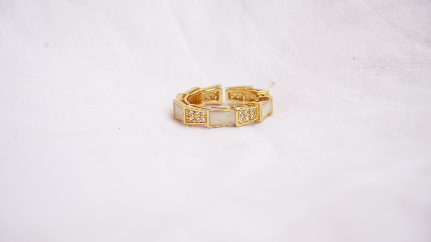 Yellow Shiny Stone Detailed Ring