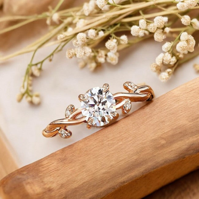 Round Cut Engagement Ring