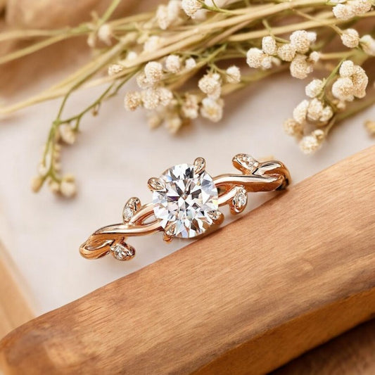 Round Cut Engagement Ring
