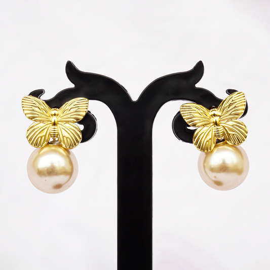 Golden Pearl bow studs