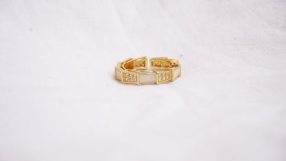 Yellow Shiny Stone Detailed Ring